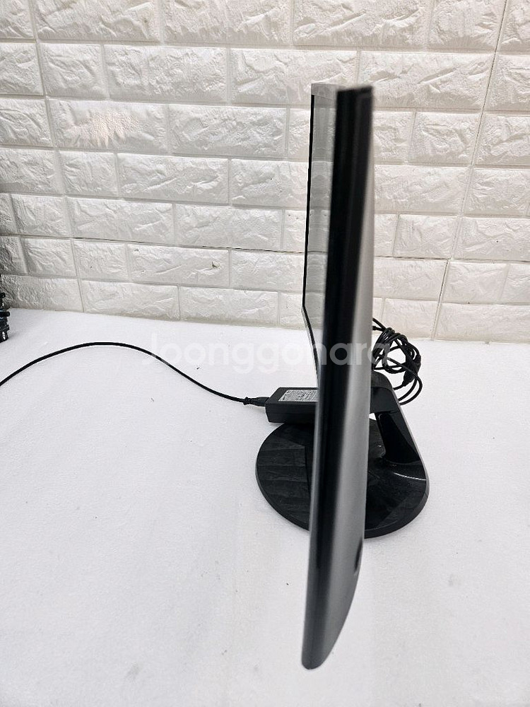 삼성 24인치 커브드 모니터 입니다--1