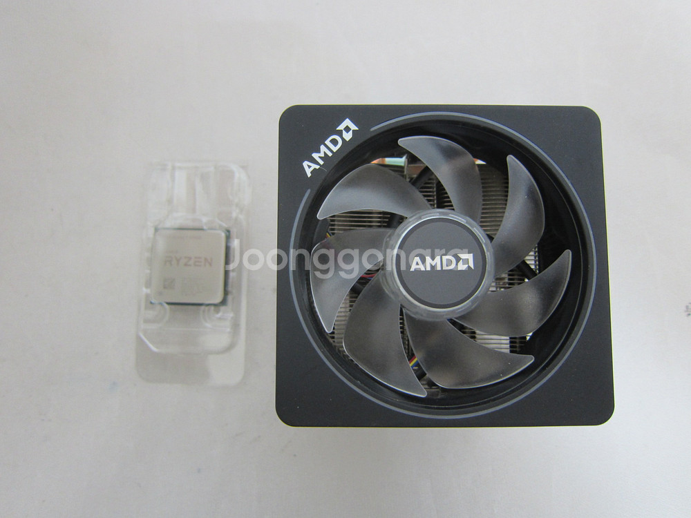 AMD 라이젠7-3세대 3700X (마티스) 쿨러 포함--2
