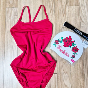 펑키타 수영복, 펑키타 페기수 수모 (일괄)