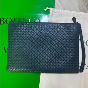보테가베네타 인트레치아토 클러치 (새상품급)