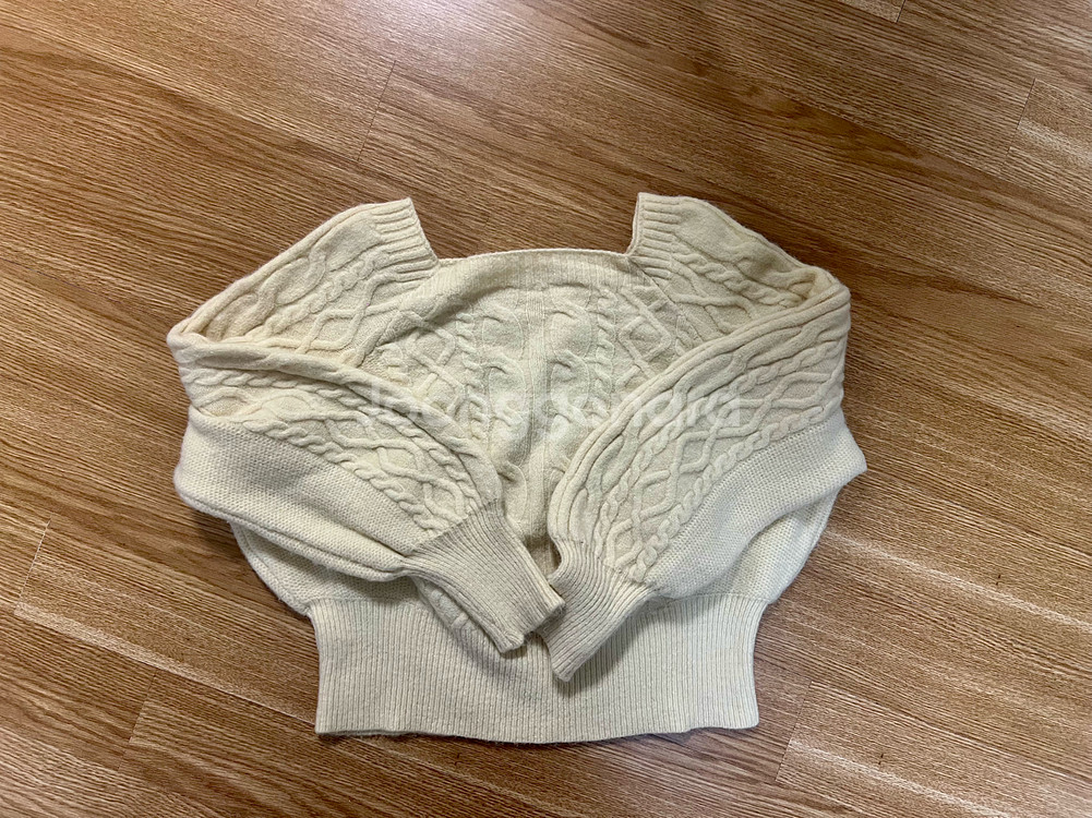 브랜드 나인(nain) 스퀘어넥 크롭 케이블 니트--1