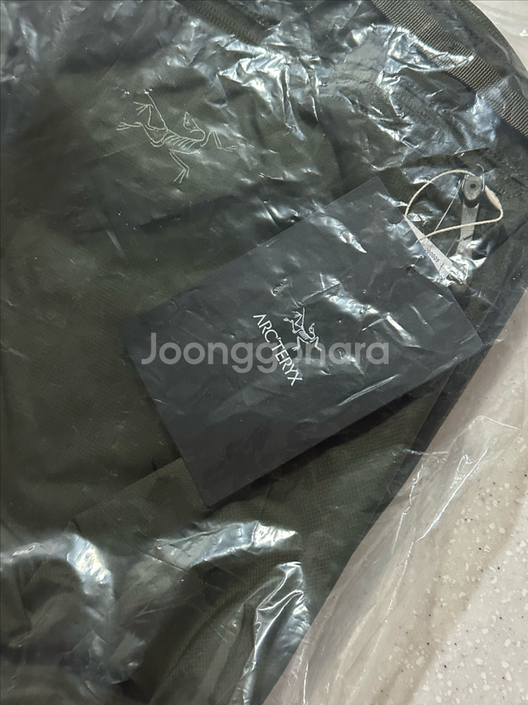 아크테릭스 헬리아드 15 타츠 컬러 새제품 판매합니다.--3