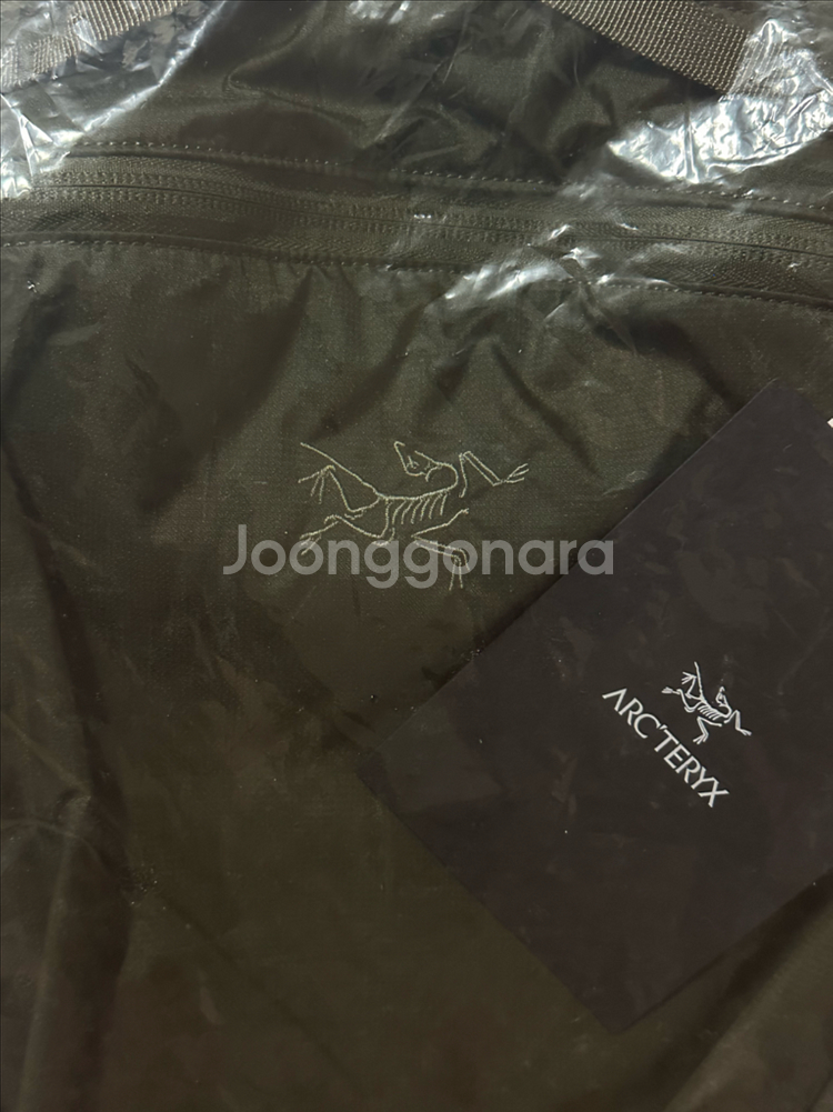 아크테릭스 헬리아드 15 타츠 컬러 새제품 판매합니다.--2