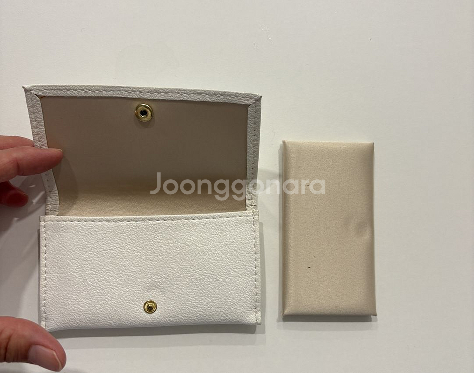 부쉐론 쥬얼리 귀걸이 파우치+쇼핑백 (정품)--1