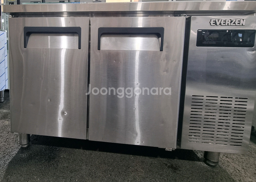 에버젠 테이블 냉장고 1200 간냉식--0