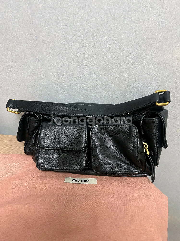 하이퀄리티+무배) 미우미우 나파 가죽 호보백--2