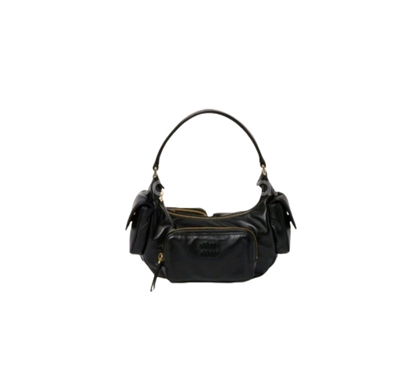 하이퀄리티+무배) 미우미우 나파 가죽 호보백--3