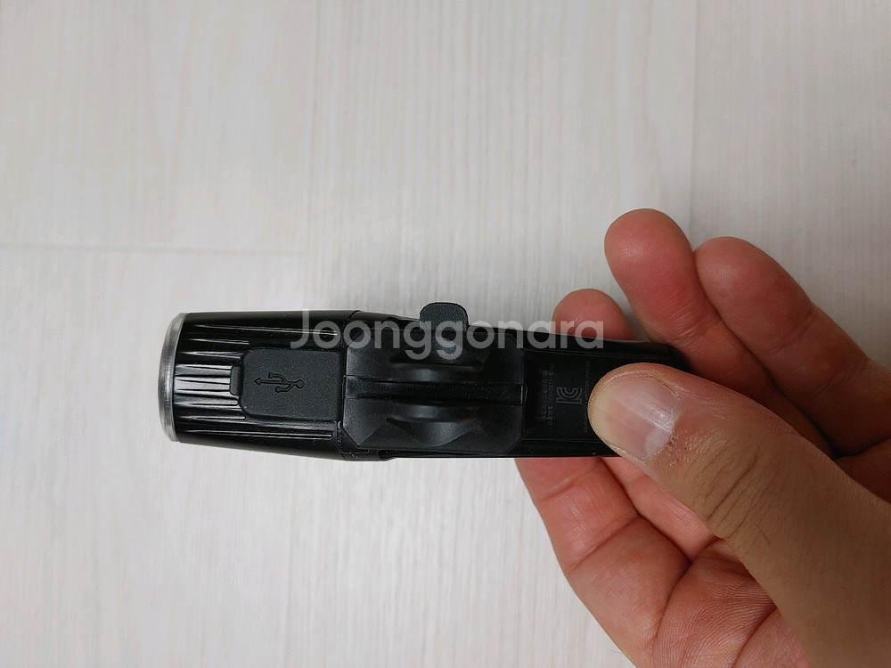 전조등] 문라이트메테오 보텍스프로 V3 1300루멘 충전식 전조등 팝니다. (택포2.8만)**--3