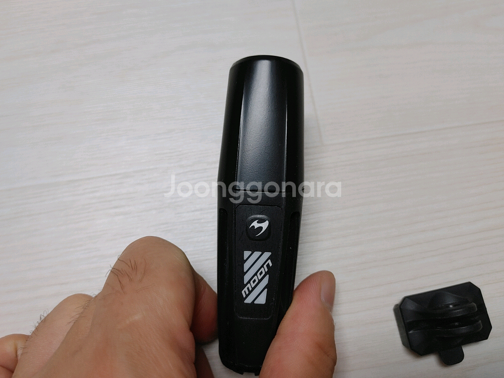 전조등] 문라이트메테오 보텍스프로 V3 1300루멘 충전식 전조등 팝니다. (택포2.8만)**--5