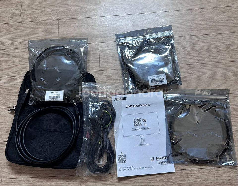 ASUS ROG Strix OLED XG27ACDNG 27인치 OLED 모니터 팝니다.(풀세트_박스포함)--1