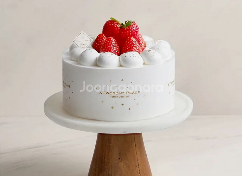투썸플레이스 정가 36000원 딸기 생크림 케이크--0