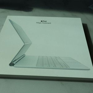 아이패드 매직 키보드 12.9 5세대 화이트