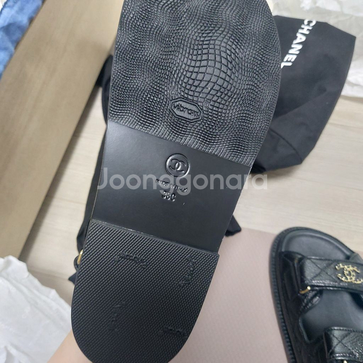 (38,250)샤넬 밸크로 샌들 벨크로 캐비어 블랙--7