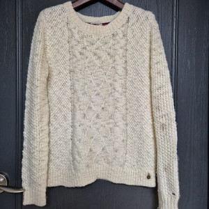 타미힐피거 케이블 니트 스웨터