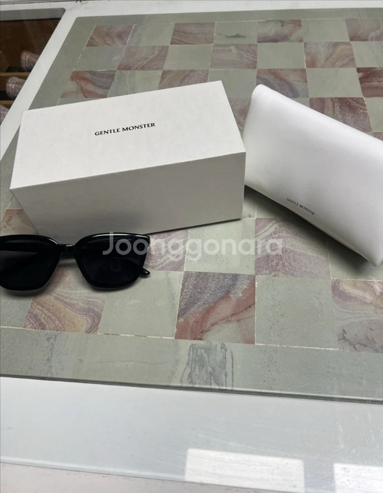 젠틀몬스터 선글라스--0