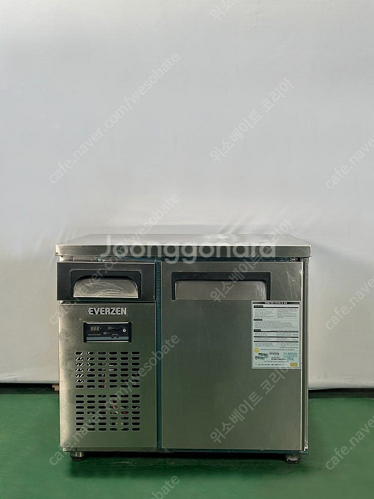 유니크 에버젠 직냉식 테이블 냉장냉동고 900X700X810 제과제빵기계 중고제과제빵기계 제과제빵--0