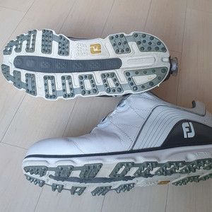 풋조이 스파이크리스 남성 골프화 pro sl 245 xw 보아