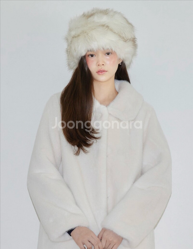 ODS 오디에스 퍼코트 아이보리 ECO FUR HALF COAT (IVORY)--0
