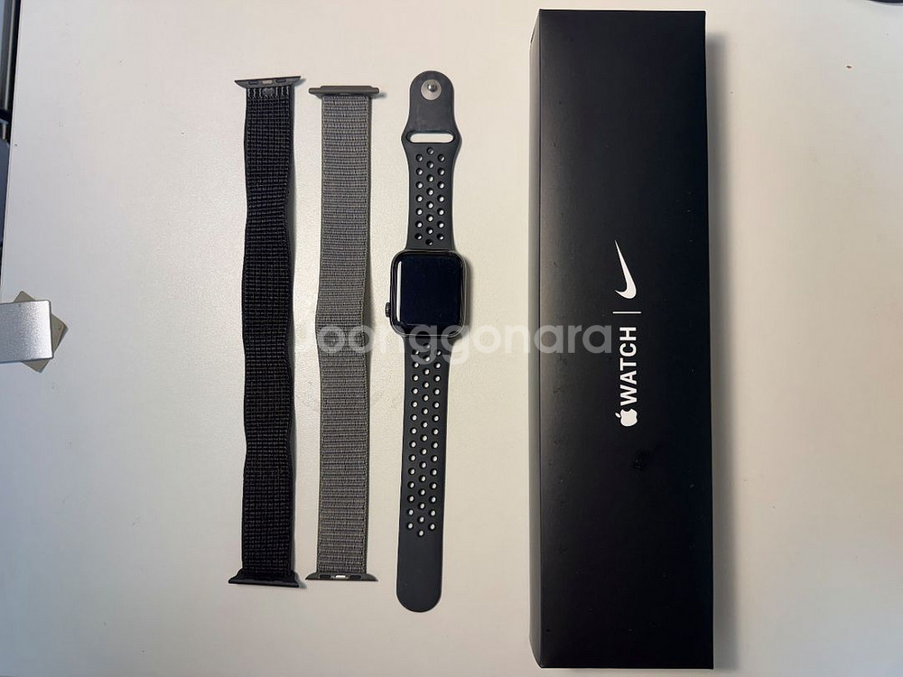 애플워치 SE 44mm 나이키에디션--0