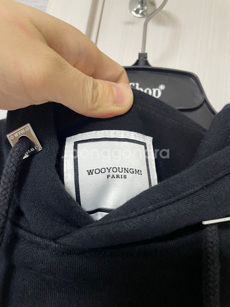 [46] 우영미 23SS 깃털 백로고 후드 블랙--3