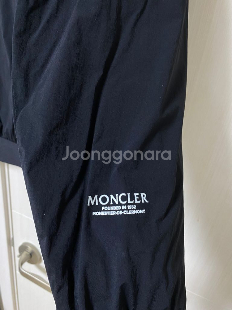 [1] 21FW 몽클레어 램빌 암로고 경량 자켓--2