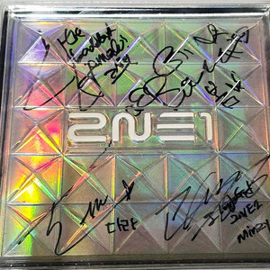 2NE1 1st Mini Album 전맴버 사인반