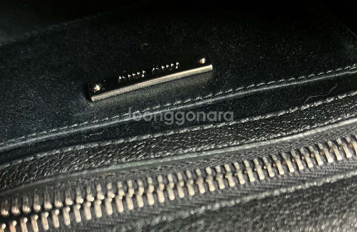 미우미우 레더 크로스백--5