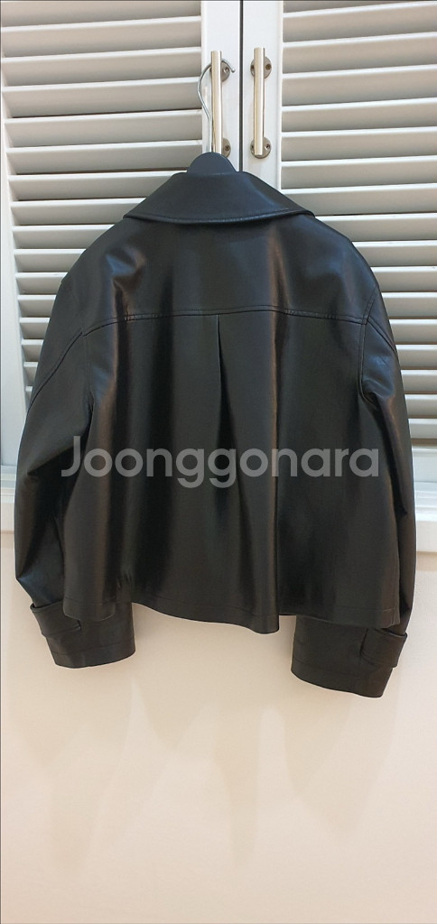 SJSJ 백 플리츠레더자켓 미착용 새상품 택 ㅇ--2