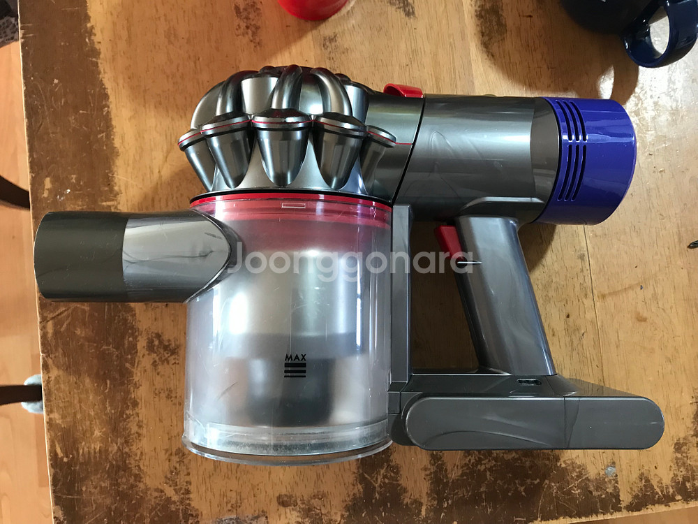 다이슨 V8 무선청소기 본체 트리거 밑 파손/배터리 방전--0