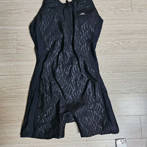 [새제품]쿠기어드벤쳐 여성용 집업 반전신 X자형 3부 실내수영복 L사이즈