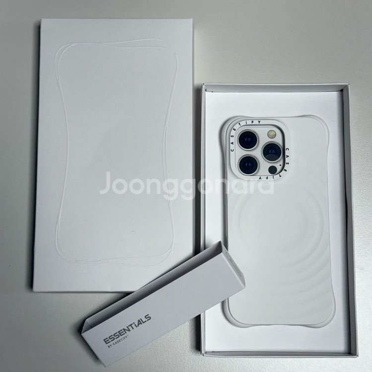 (새상품) 케이스티파이 16프로 리플케이스 화이트--0