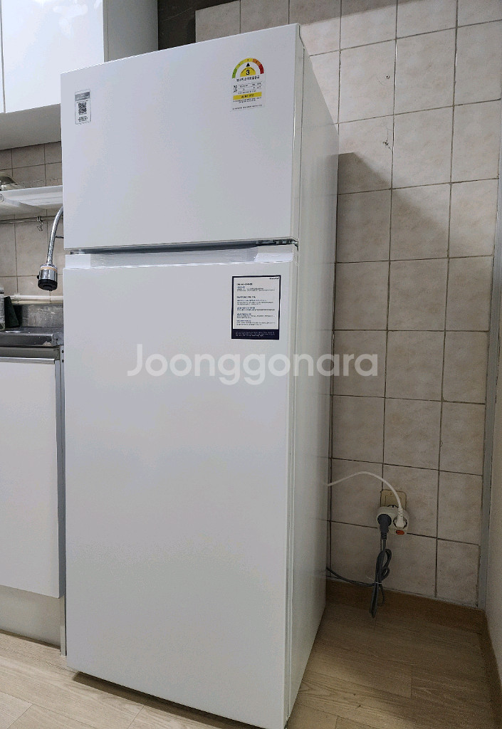 캐리어 클라윈드 207L 2도어 소형 냉장고 KRDT207WEI1--1