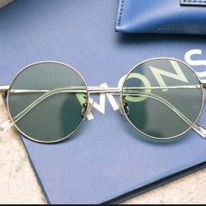 젠틀몬스터 미드나잇선 그린 선글라스(정품인증서, 케이스 포함)