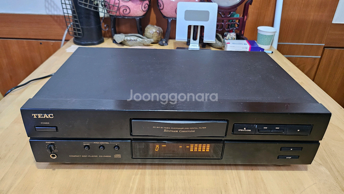 TEAC CD-P4500 CD PLAYER--1