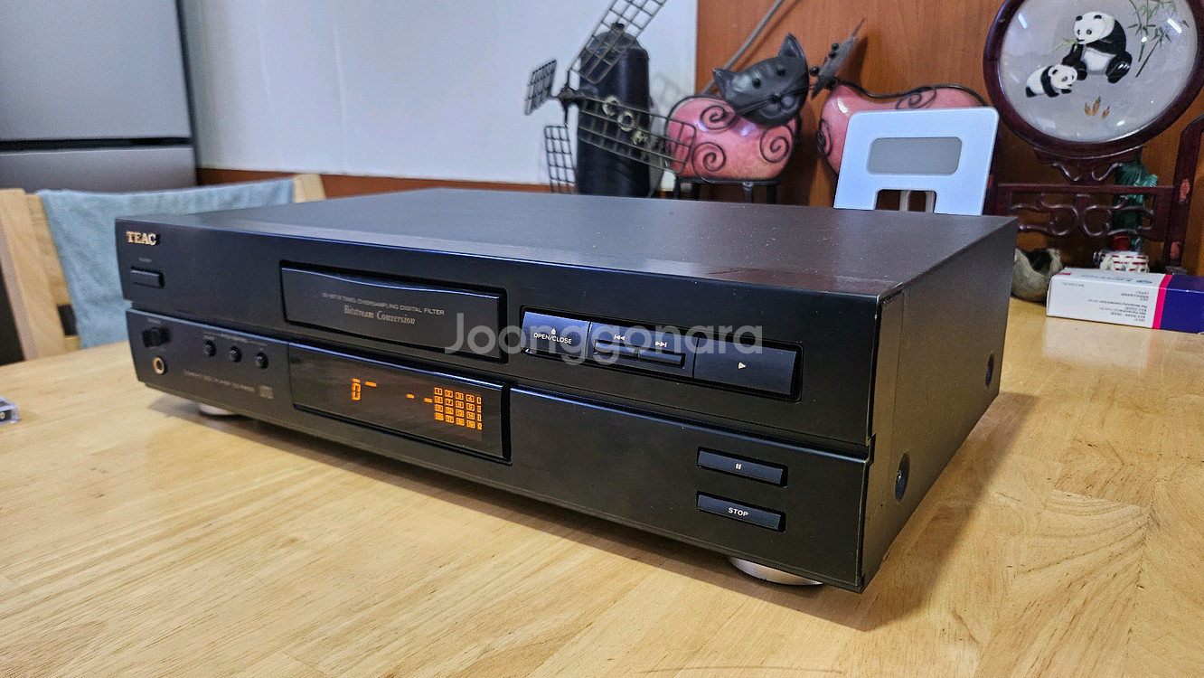 TEAC CD-P4500 CD PLAYER--2