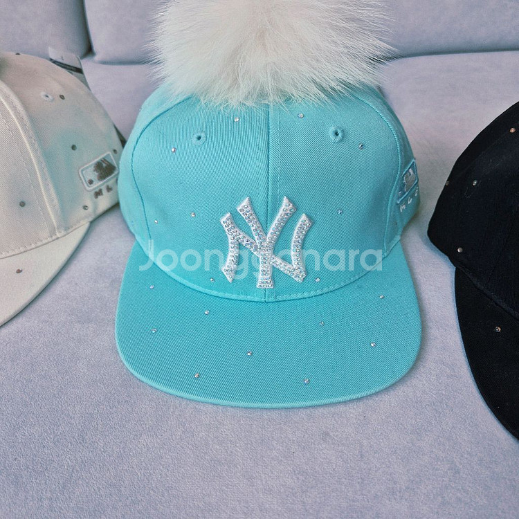 새상품)키즈 MLB 겨울방울털 스냅백모자 팔아요~--2