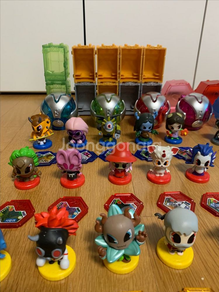 신비아파트 피규어 28개 및 보관합 일괄 판매합니다.--2