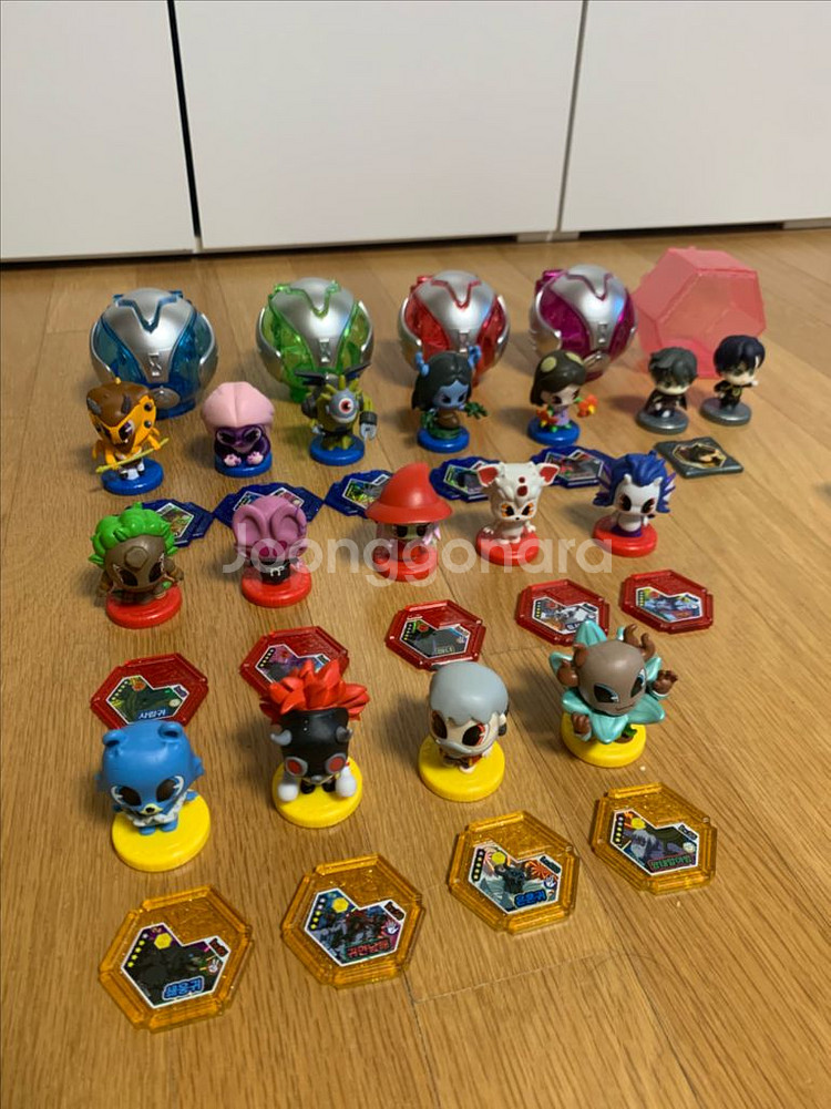 신비아파트 피규어 28개 및 보관합 일괄 판매합니다.--7