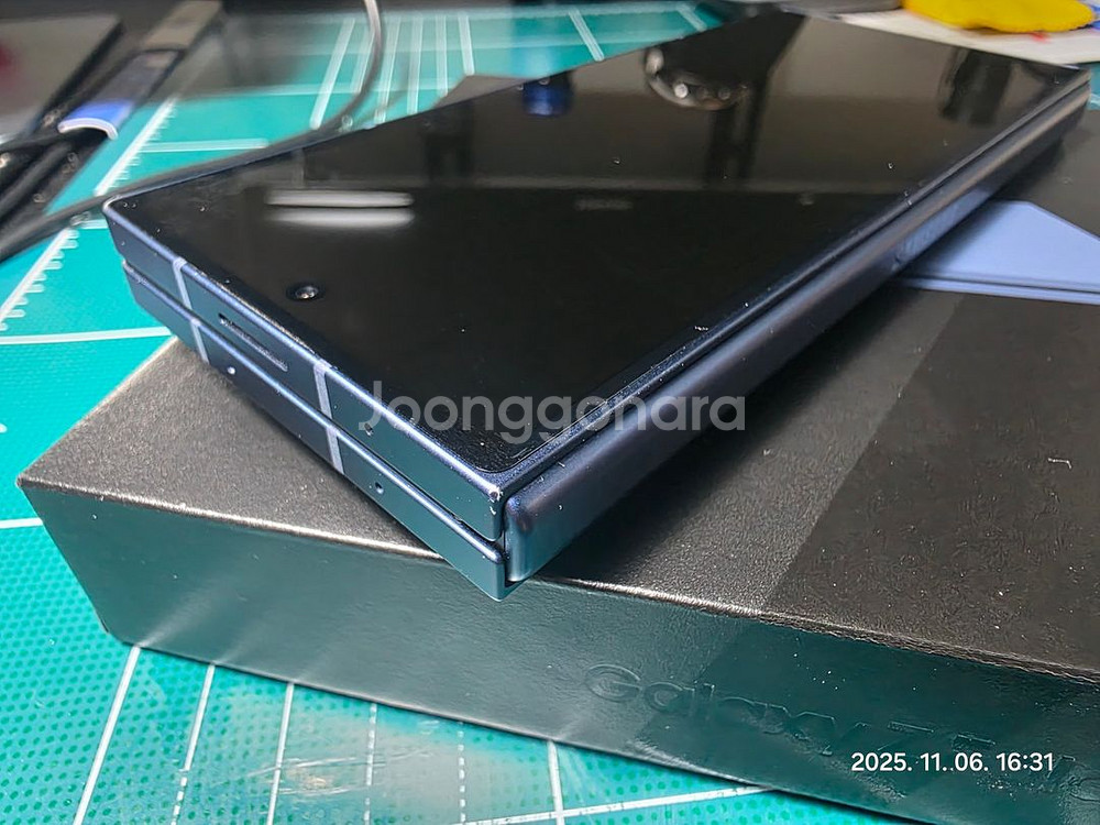 갤럭시 Z폴드6 네이비 512GB 자급제 풀박 판매합니다--3