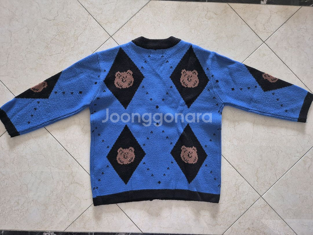 비제이(Be.j) 니트가디건 판매해요.--1