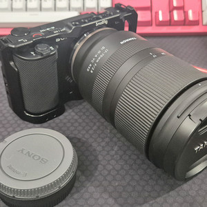 소니 ZV-E10 카메라 + tamron 17 70 렌즈 풀박스