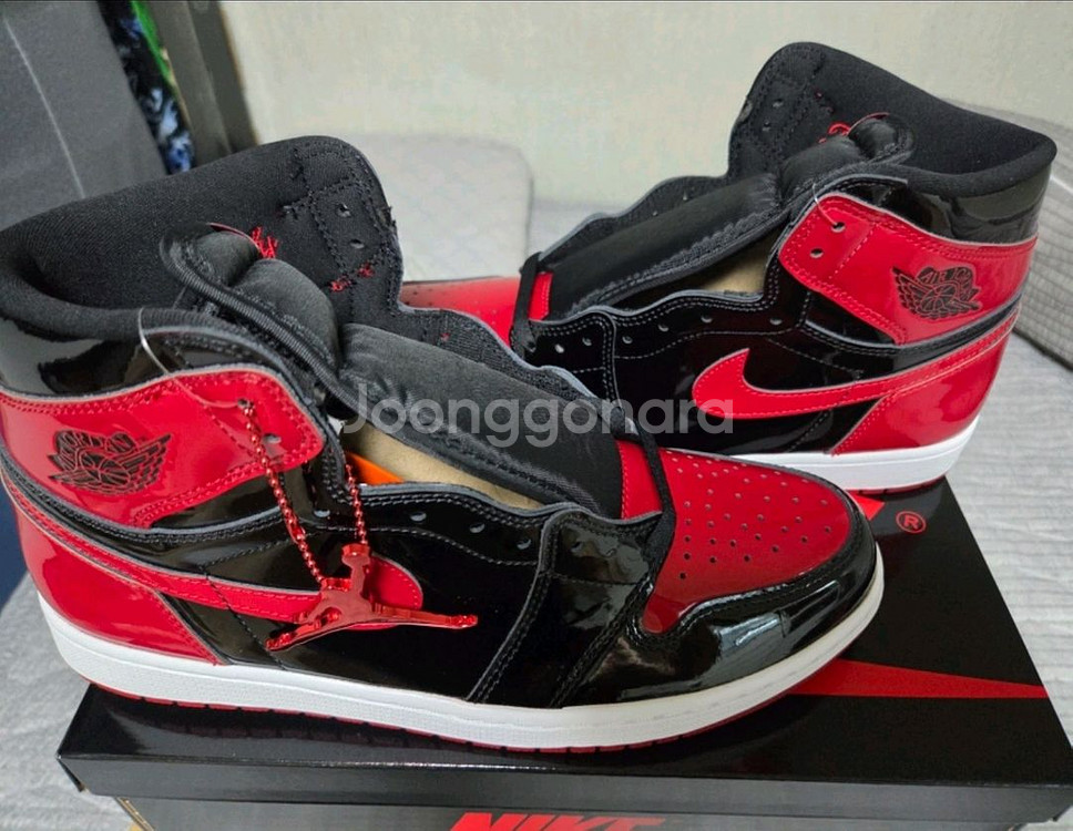 조던1 레트로 하이 OG 페이턴트 브레드 295사이즈--2