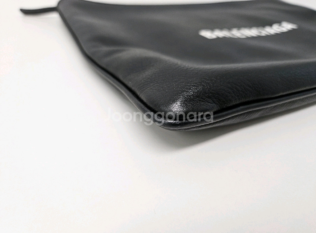 발렌시아가 로고 클러치백--2