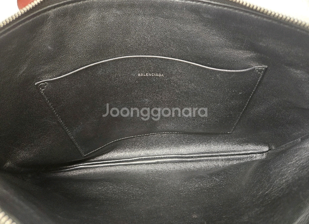 발렌시아가 로고 클러치백--4