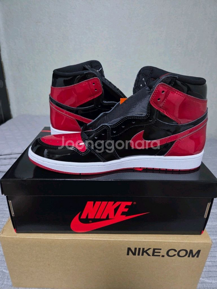 조던1 레트로 하이 OG 페이턴트 브레드 300사이즈--4