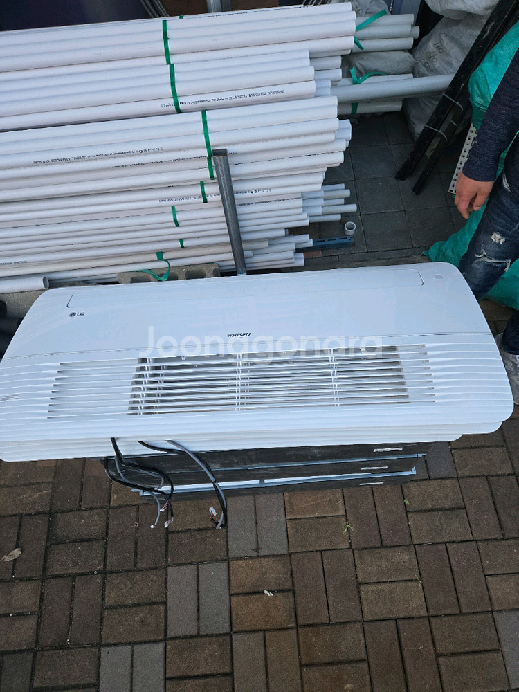 LG 휘센 천장형 에어컨 냉전6평 3대입니다 MUQ0721A23V 6--0