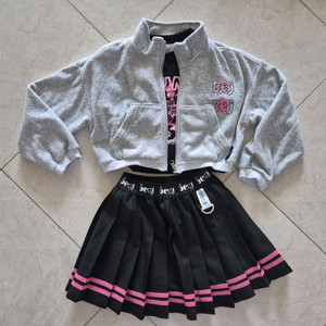 비제이(Be.j) 상하의 치마세트 판매해요.