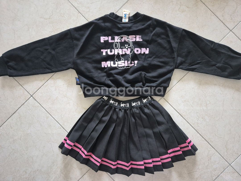 비제이(Be.j) 상하의 치마세트 판매해요.--4