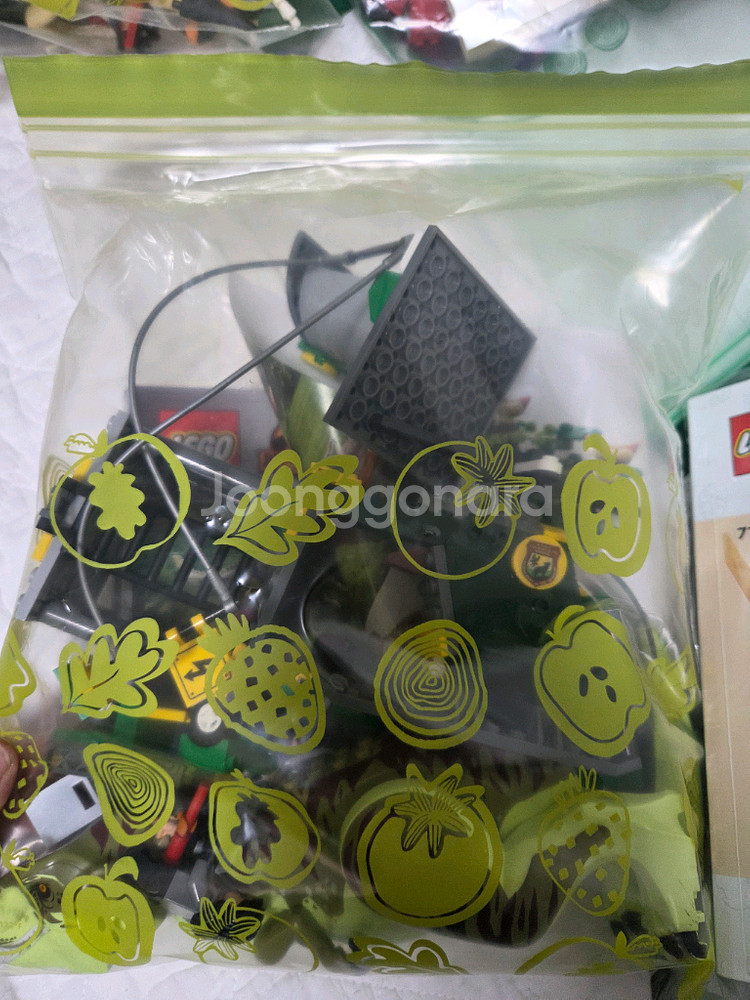 레고 쥬라기월드 티라노사우르스의 탈출 76944--1