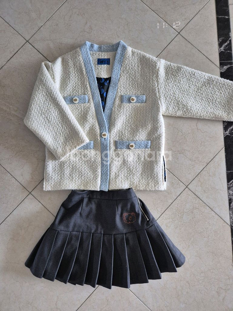 비제이(Be.j) 치마 자켓세트 판매해요.--0